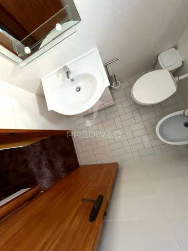 Apartamento t3 em bairro familiar de sines