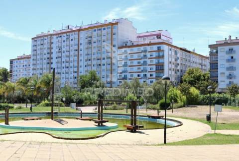 Apartamento t1+1 com terraço