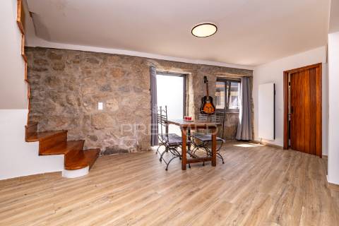 Moradia t2 remodelada (amares centro)