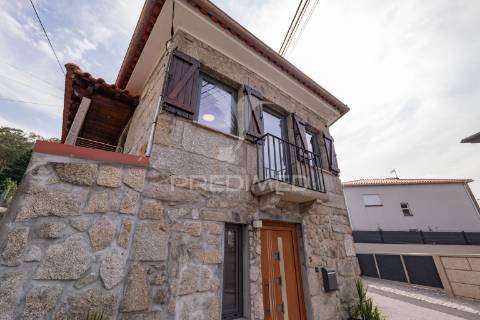 Moradia t2 remodelada (amares centro)