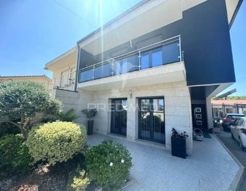 Moradia t3 c/piscina em são clemente de sande - guimarães