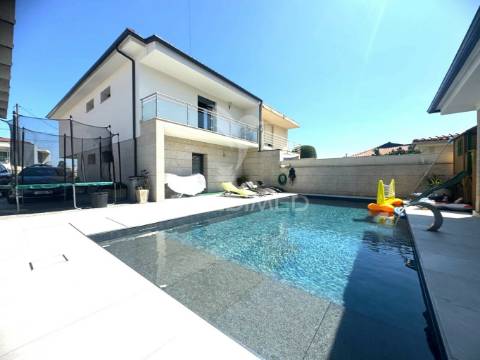 Moradia t3 c/piscina em são clemente de sande - guimarães