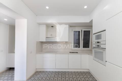 Moradia nova t4 equipada, jardim 500m2