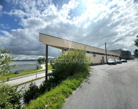 Pavilhão industrial em ponte  - guimarães