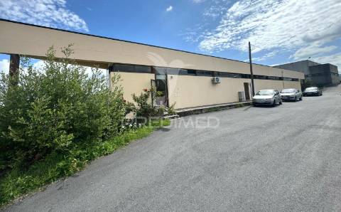 Pavilhão industrial em ponte  - guimarães