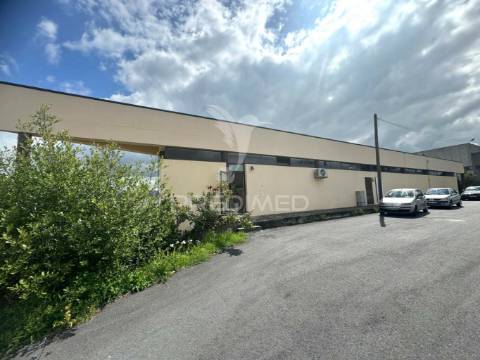 Pavilhão industrial em ponte  - guimarães