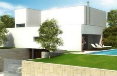 Terreno com projecto aprovado para moradia individual