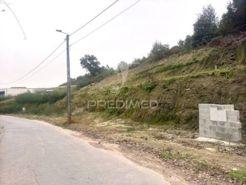 Terreno com projecto aprovado para moradia individual