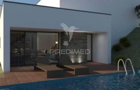 Terreno com projecto aprovado para moradia individual