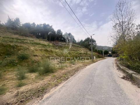 Terreno com projecto aprovado para moradia individual