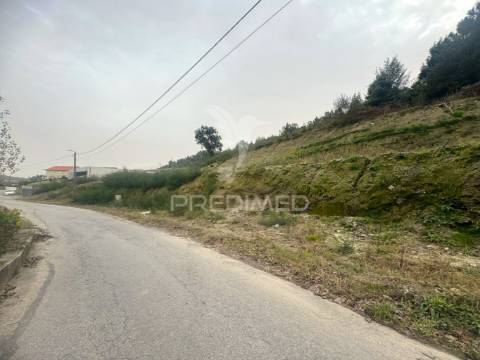 Terreno com projecto aprovado para moradia individual