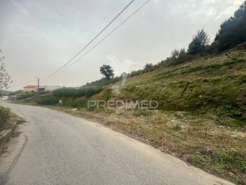 Terreno com projecto aprovado para moradia individual