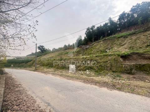 Terreno com projecto aprovado para moradia individual