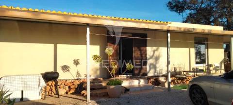 Terreno rustico com  casa habitável