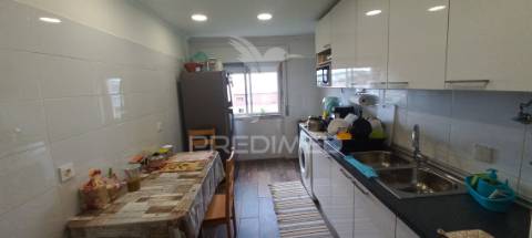 Apartamento t3 centro de agualva - cacém