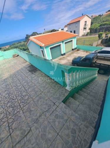 Moradia com espaço comercial - biscoitos