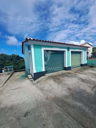 Moradia com espaço comercial - biscoitos