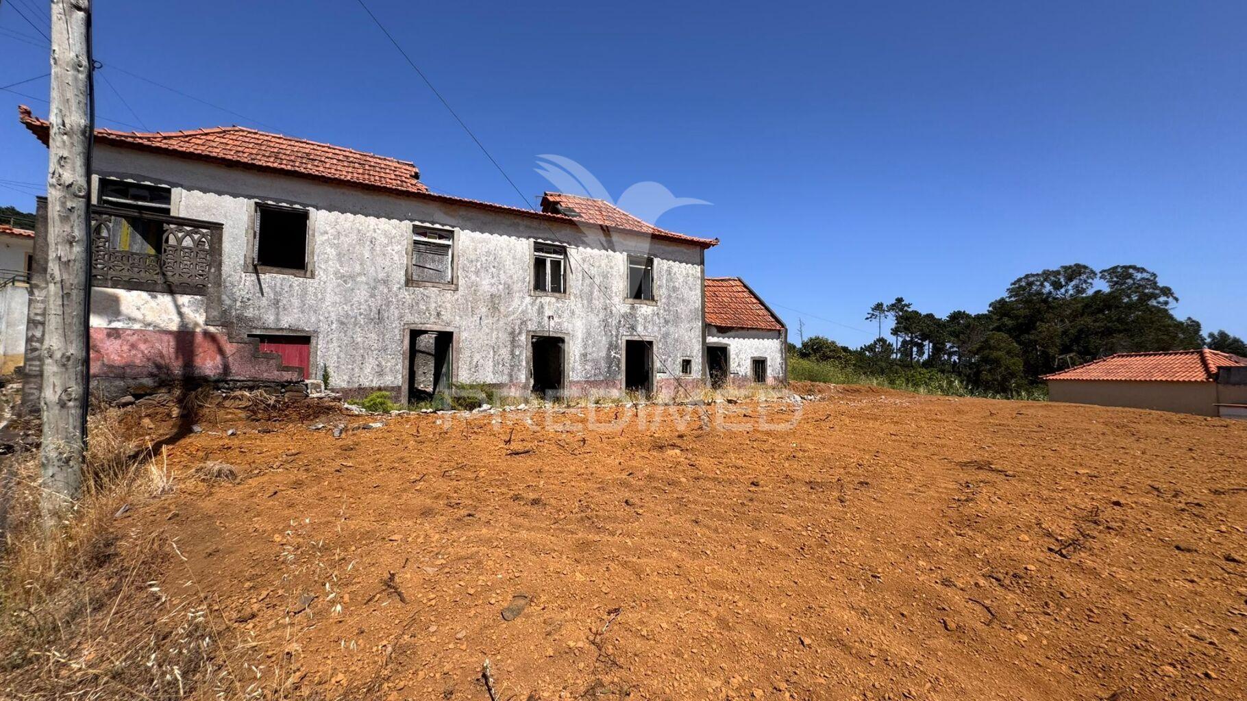Moradia em ruína nos prazeres - calheta - ilha da madeira