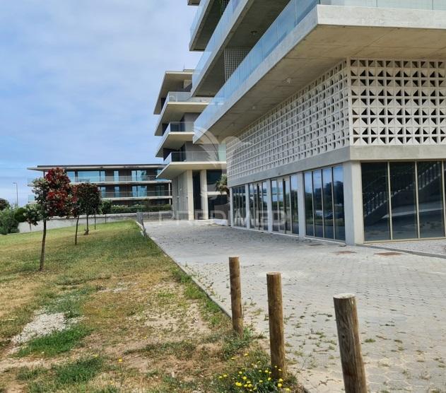 Lugar de garagem junto à praia canidelo