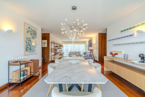 Excelente apartamento t4 – 280 m²  condomínio de luxo sky restelo