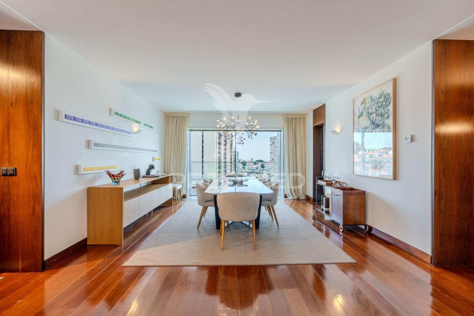 Excelente apartamento t4 – 280 m²  condomínio de luxo sky restelo