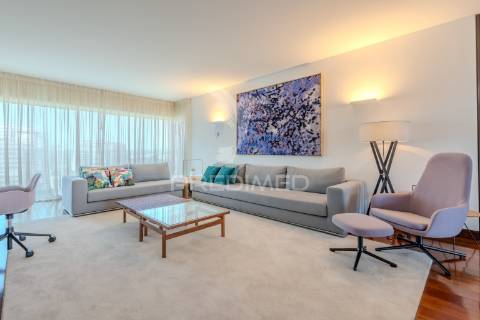 Excelente apartamento t4 – 280 m²  condomínio de luxo sky restelo