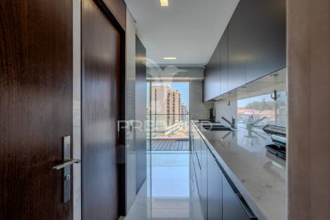Excelente apartamento t4 – 280 m²  condomínio de luxo sky restelo