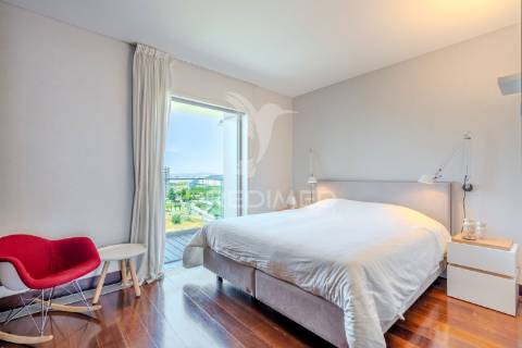 Excelente apartamento t4 – 280 m²  condomínio de luxo sky restelo