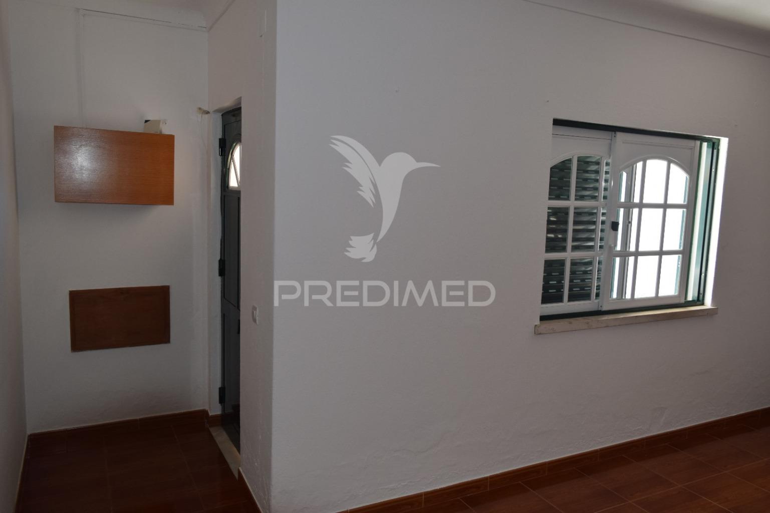Moradia térrea t3 com quintal