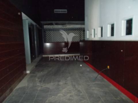 Comercio/loja / aveiro , aradas