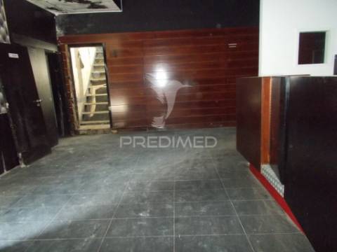 Comercio/loja / aveiro , aradas