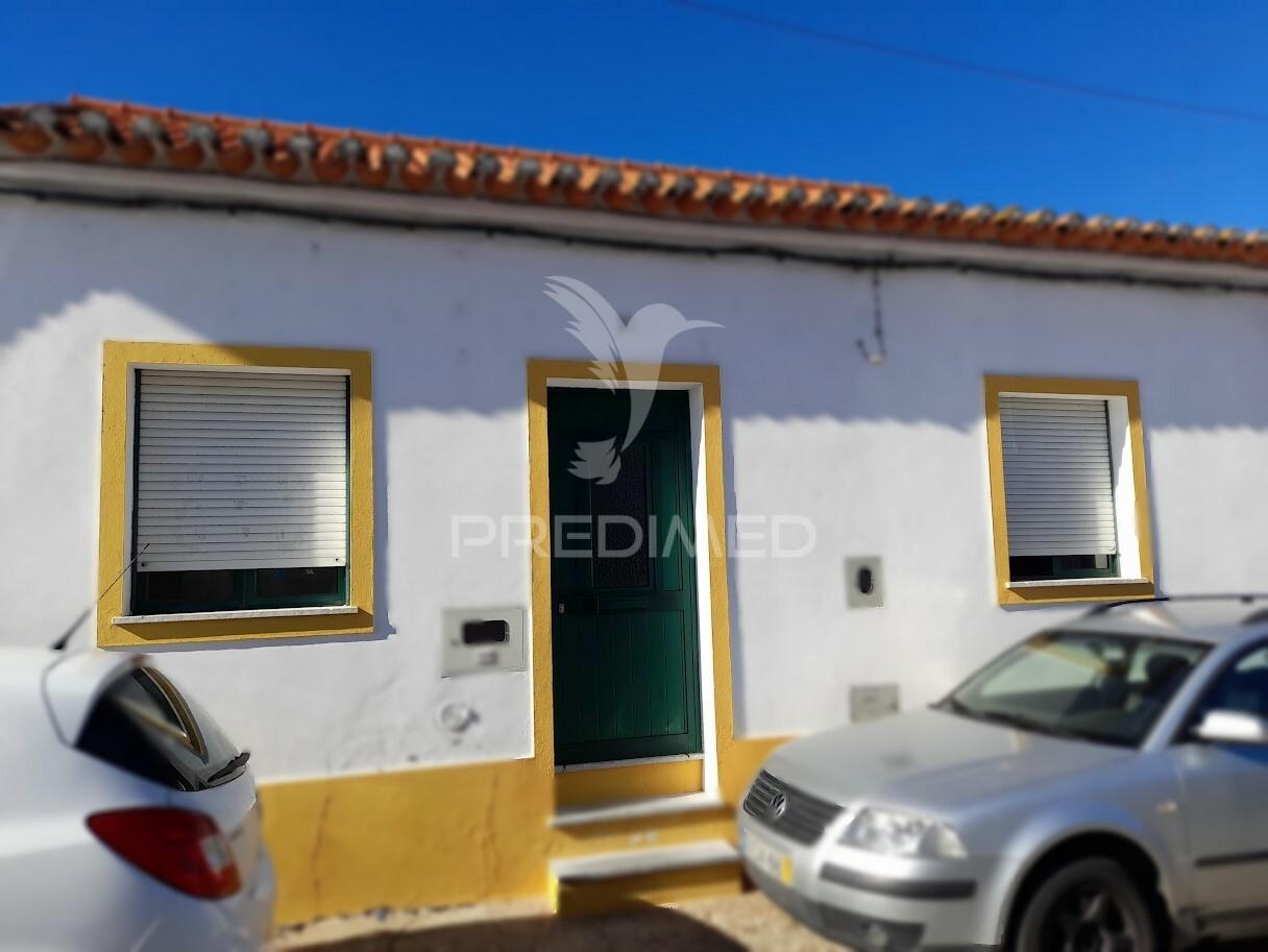 Moradia t3 com terreno - pias