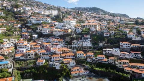 Moradia térrea t3, na periferia do funchal