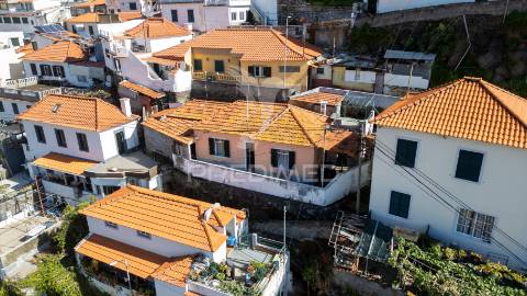 Moradia térrea t3, na periferia do funchal