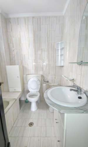 Apartamento t2 com amplo terraço na qta.do romão,quarteira