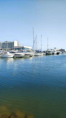 Apartamento t2 com amplo terraço na qta.do romão,quarteira