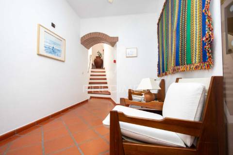 Residencial com 9 quartos, café e loja, no centro do alandroal