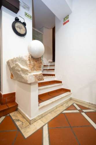 Residencial com 9 quartos, café e loja, no centro do alandroal