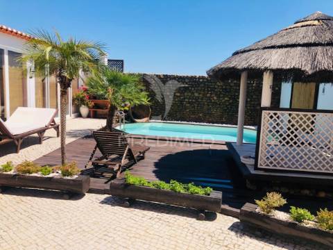 Moradia t4 com piscina em alpiarça