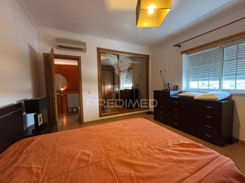 Moradia t4 com piscina em alpiarça