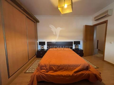 Moradia t4 com piscina em alpiarça