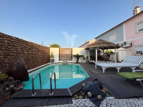 Moradia t4 com piscina em alpiarça