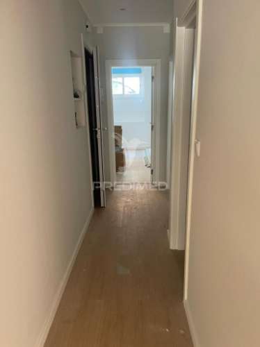 Apartamento t1+2 com logradouro privativo amadora