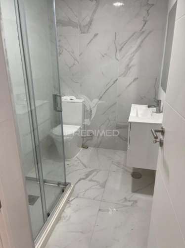 Apartamento t1+2 com logradouro privativo amadora