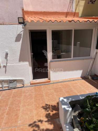 Apartamento t1+2 com logradouro privativo amadora