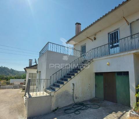 Moradia t3 , santarém , arneiro das milhariças.