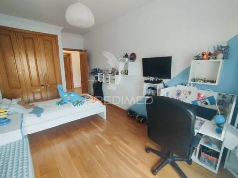 Apartamento t3 com garagem