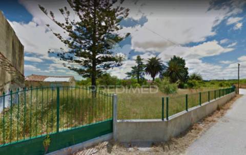 Quinta com ruína para recuperar, próximo das termas da curia.