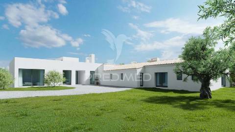 Terreno para construção de moradia com piscina