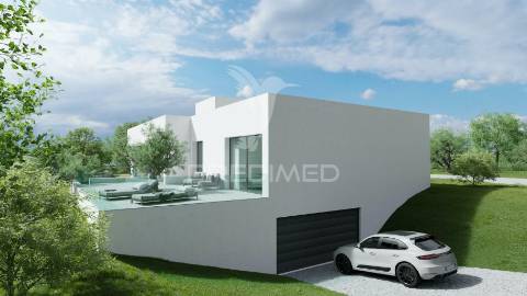 Terreno para construção de moradia com piscina